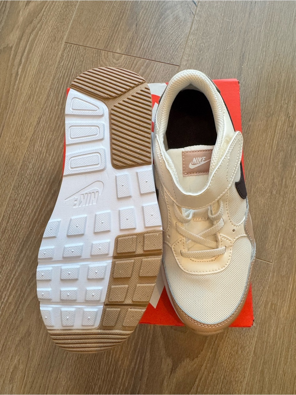 Nike Kids Cream and Tan Low-Top Sneakers with Brown Swoosh